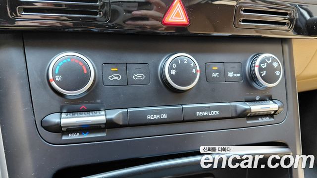 Kia Canival 2021 — photo 27