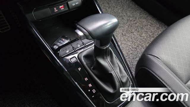 Kia Stonic 2018 — photo 12