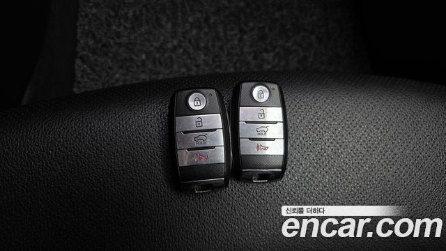 Kia Stonic 2018 — photo 31