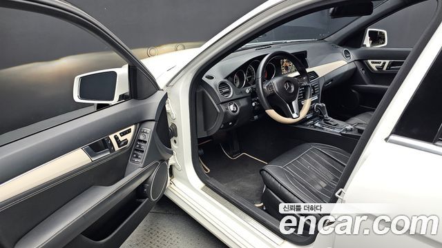 Mercedes-Benz C-Class 2013 — photo 10