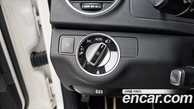 Mercedes-Benz C-Class 2013 — photo 17