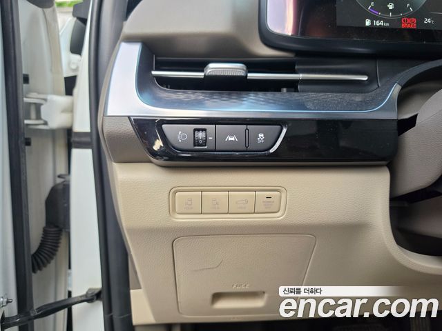 Kia Canival 2021 — photo 13