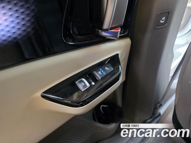 Kia Canival 2021 — photo 18