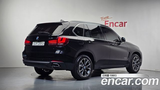 BMW X5 2018 — photo 2
