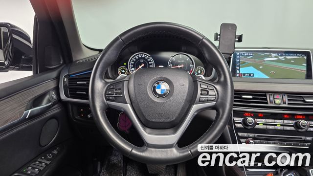 BMW X5 2018 — photo 13