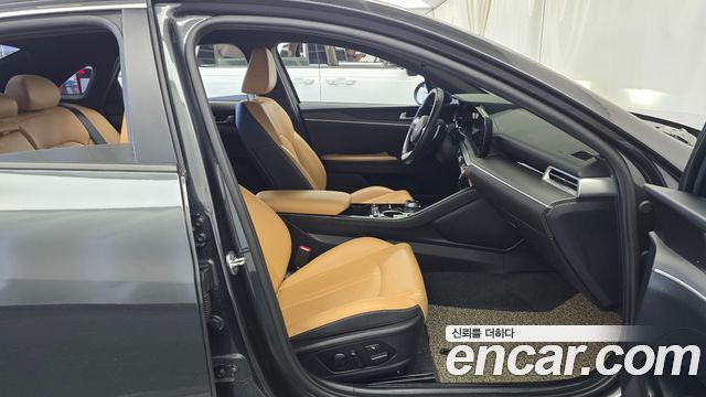 Kia K5 2022 — photo 16