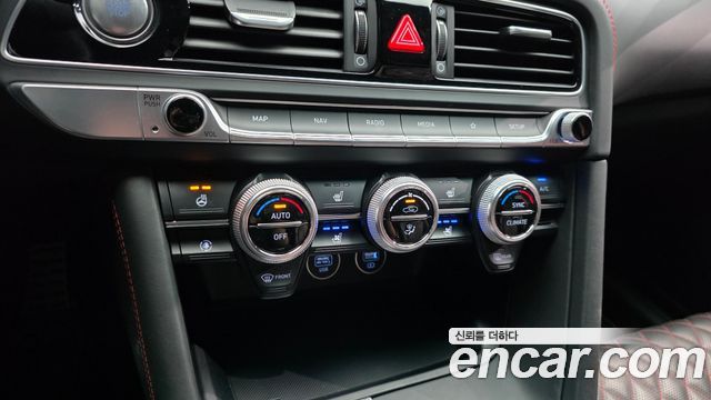 Genesis G70 2022 — photo 23