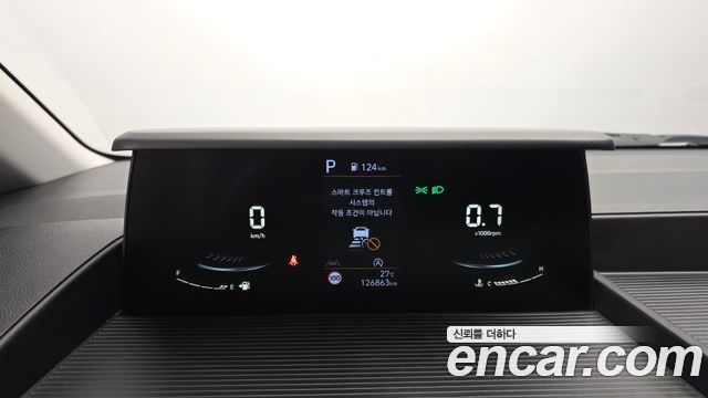 Hyundai Staria 2025 — photo 8
