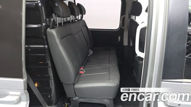 Hyundai Staria 2025 — photo 12