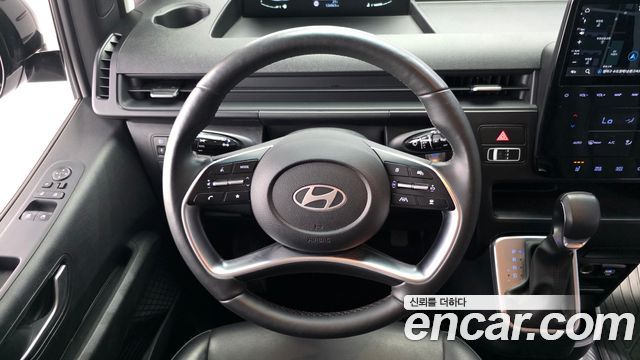 Hyundai Staria 2025 — photo 13