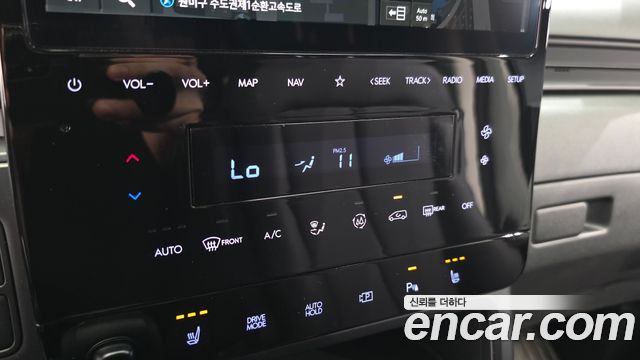 Hyundai Staria 2025 — photo 16