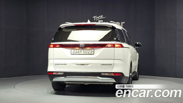 Kia Canival 2021 — photo 4
