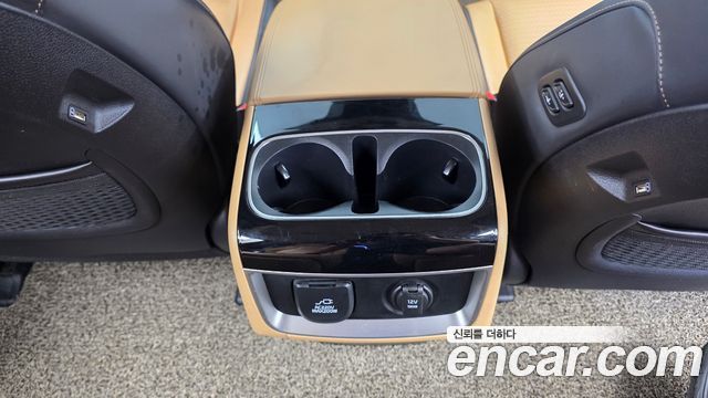 Kia Canival 2021 — photo 19