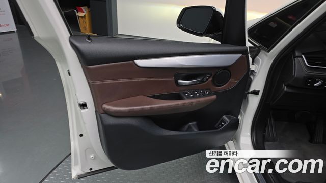 BMW 2-Series 2021 — photo 14