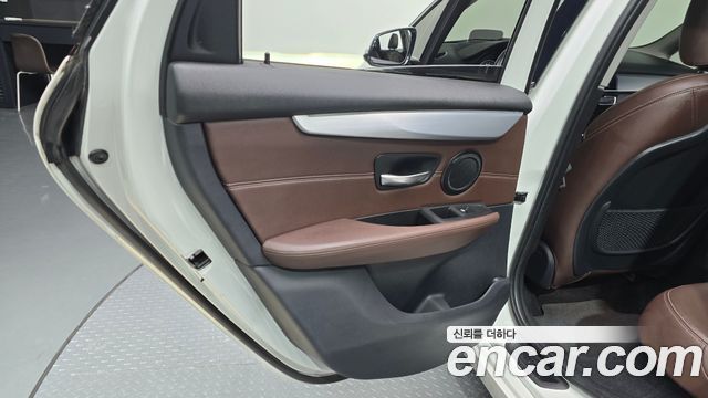 BMW 2-Series 2021 — photo 15