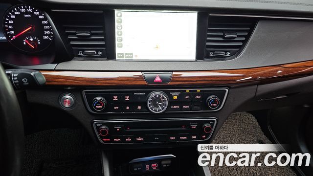 Kia K7 2017 — photo 13