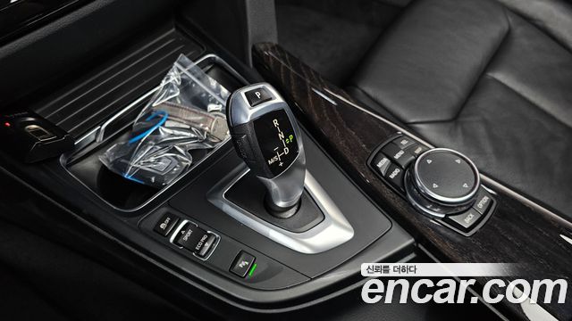 BMW 3-Series 2016 — photo 9