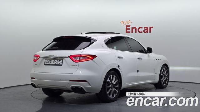 Maserati Levante 2018 — photo 2