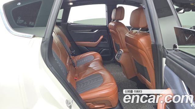 Maserati Levante 2018 — photo 17