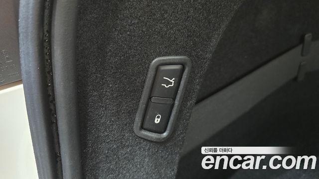 Maserati Levante 2018 — photo 23