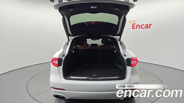 Maserati Levante 2018 — photo 24