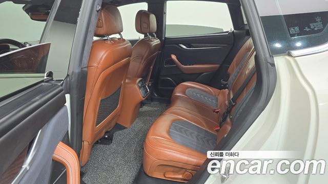 Maserati Levante 2018 — photo 25