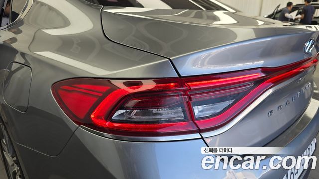 Hyundai Grandeur 2017 — photo 9