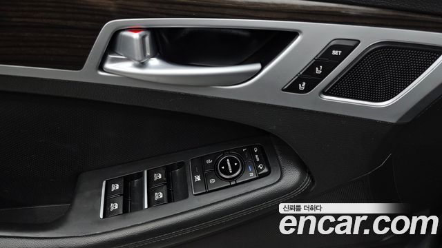 Genesis G80 2018 — photo 12