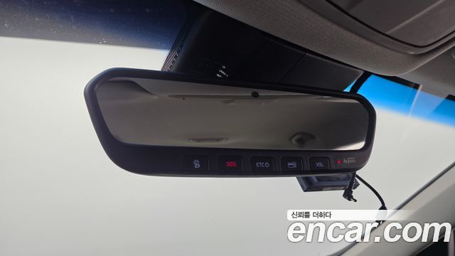 Genesis G80 2018 — photo 18