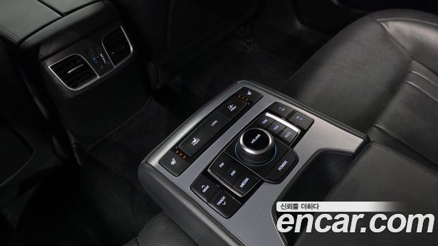 Genesis G80 2018 — photo 19