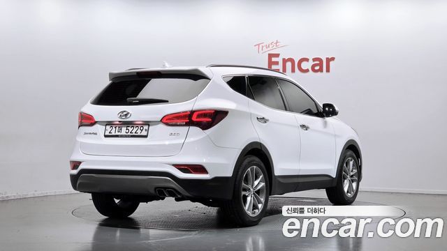 Hyundai Santafe 2018 — photo 2