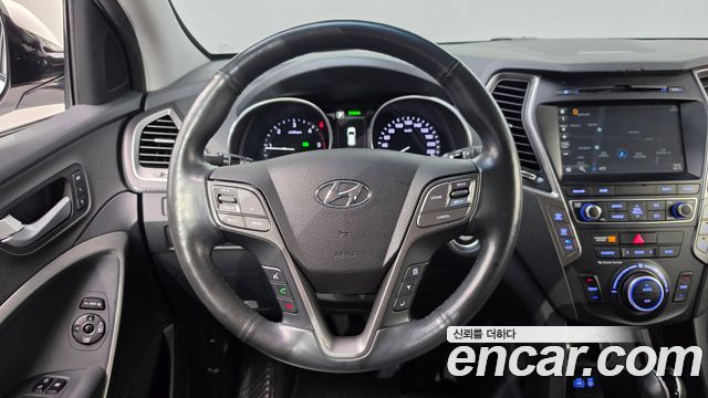 Hyundai Santafe 2018 — photo 13
