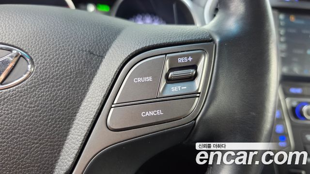 Hyundai Santafe 2018 — photo 16