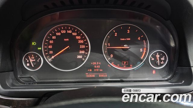 BMW 5-Series 2011 — photo 11