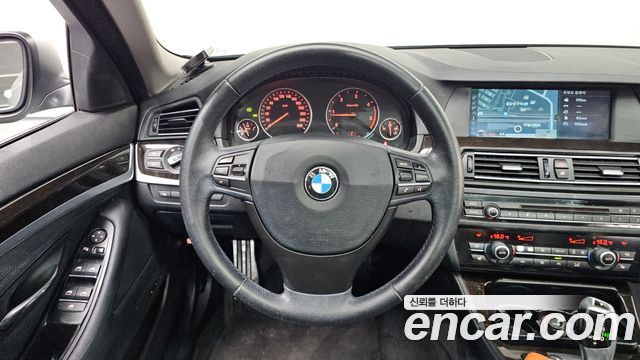BMW 5-Series 2011 — photo 21