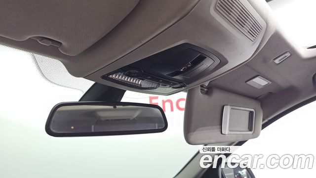 BMW 5-Series 2011 — photo 25