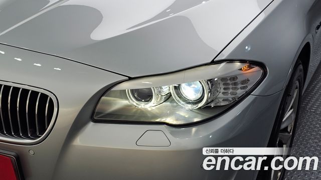 BMW 5-Series 2011 — photo 8