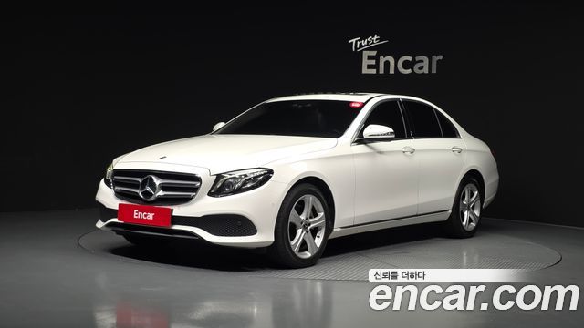 Mercedes-Benz E-Class 2018 — photo 1