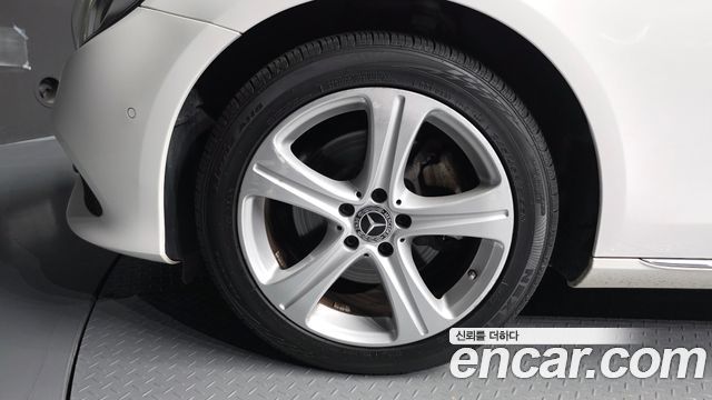 Mercedes-Benz E-Class 2018 — photo 5