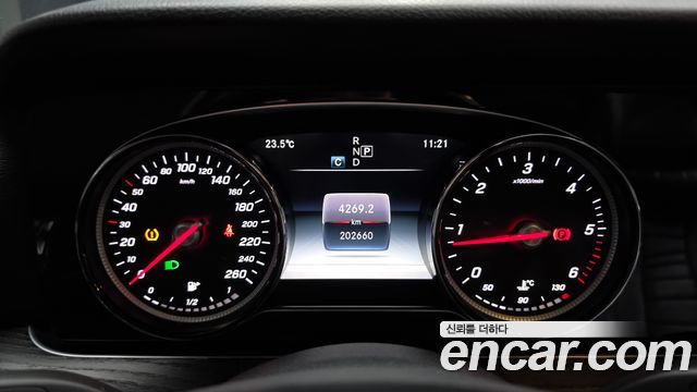 Mercedes-Benz E-Class 2018 — photo 8