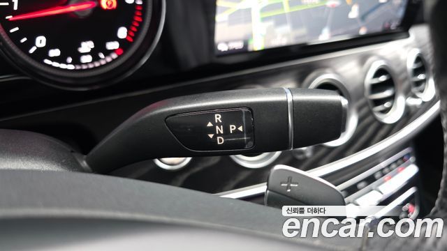 Mercedes-Benz E-Class 2018 — photo 9