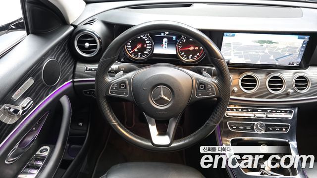 Mercedes-Benz E-Class 2018 — photo 13