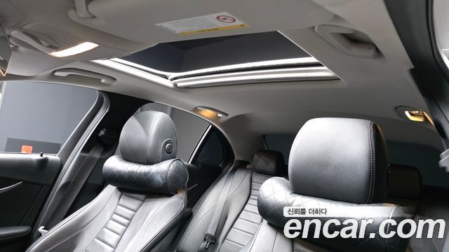 Mercedes-Benz E-Class 2018 — photo 19