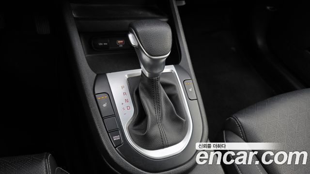 Kia K3 2022 — photo 9