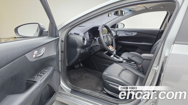 Kia K3 2022 — photo 10