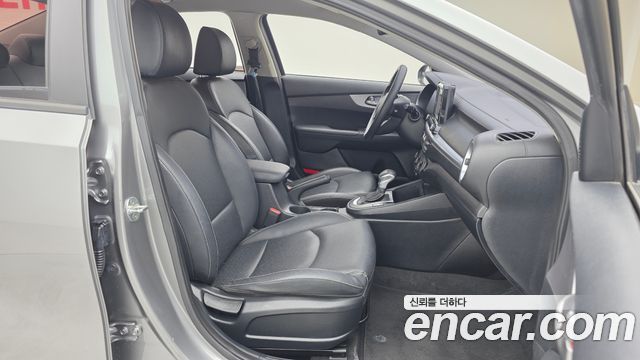 Kia K3 2022 — photo 11