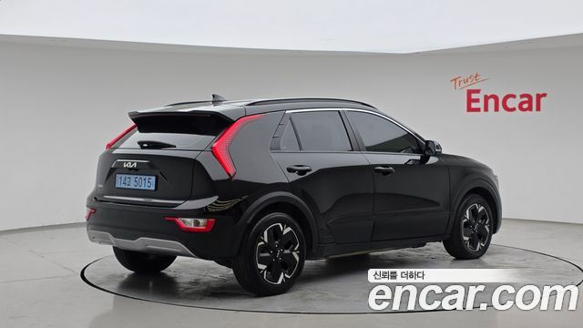 Kia Niro 2023 — photo 2