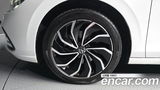 Volkswagen Golf 2023 — photo 5