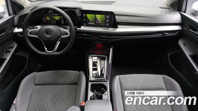 Volkswagen Golf 2023 — photo 7