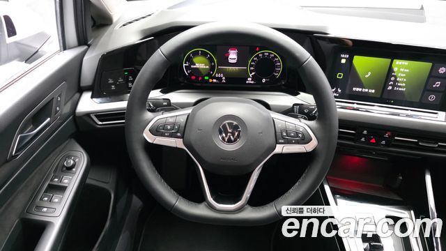 Volkswagen Golf 2023 — photo 13